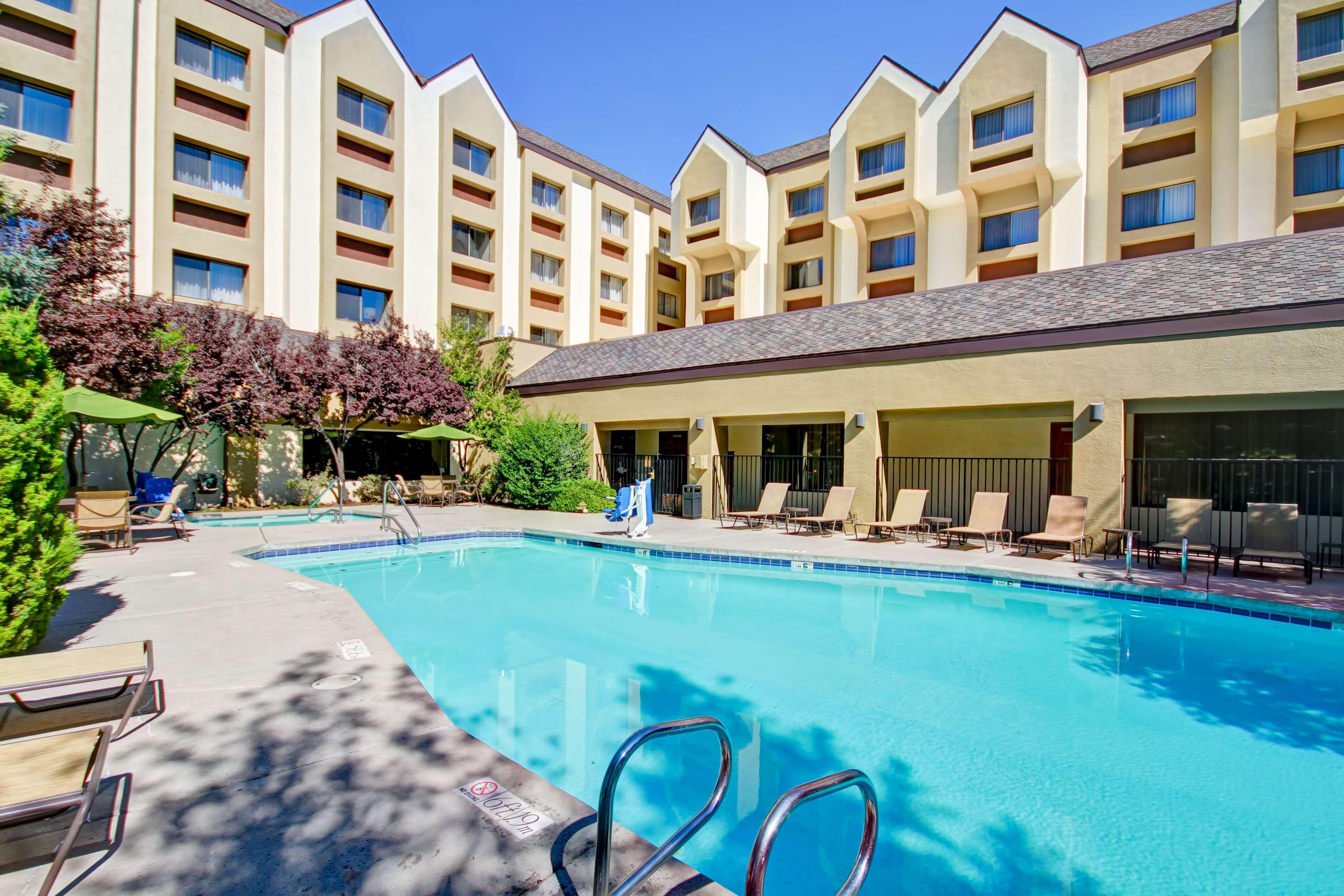 Doubletree By Hilton Hotel Flagstaff Exterior foto